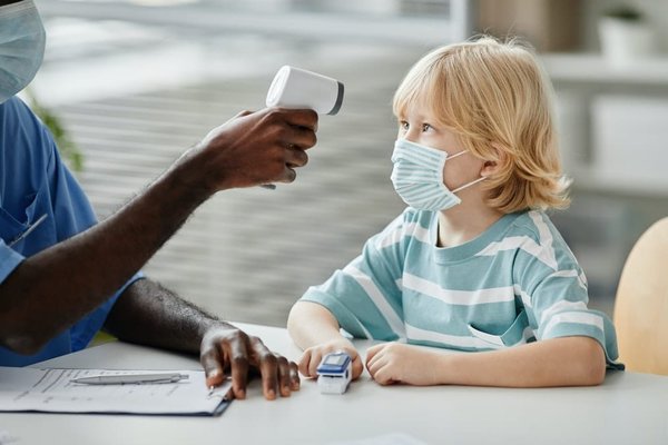 Comment choisir une batterie de voiture électrique pour des températures extrêmes ?